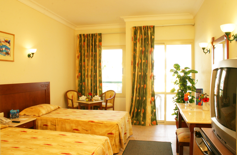 Hotel Falcon Hills