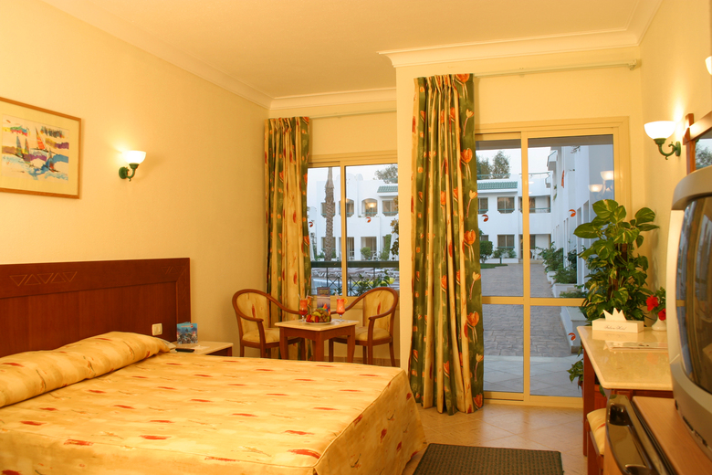 Hotel Falcon Hills
