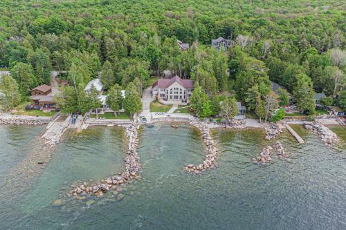 Villa Selena-lakefront-families Only-boat Launch