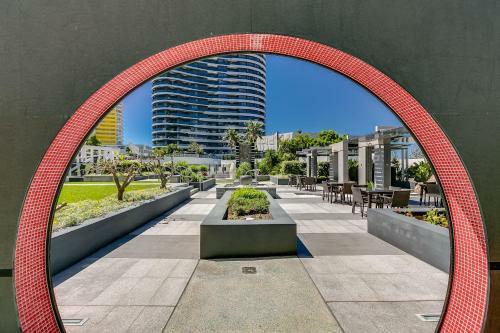 Oracle Resort Broadbeach - 2 Bedroom Ocean View Apartment