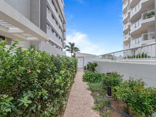 Palm Beach 2 Bedroom Apartment On The Beach
