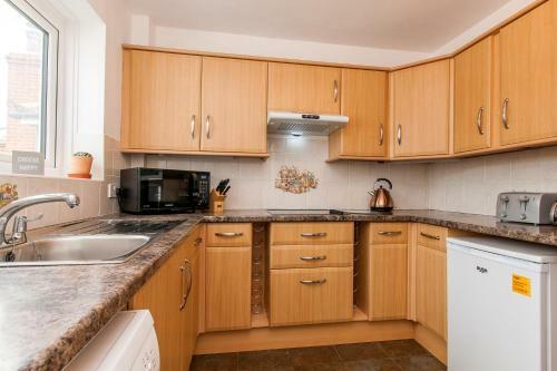 Cosy Seaside Bungalow, Minutes To Beach