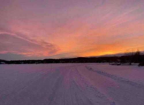 Chalet Moderne Et Chaleureux Avec Un Acc�s Au Lac