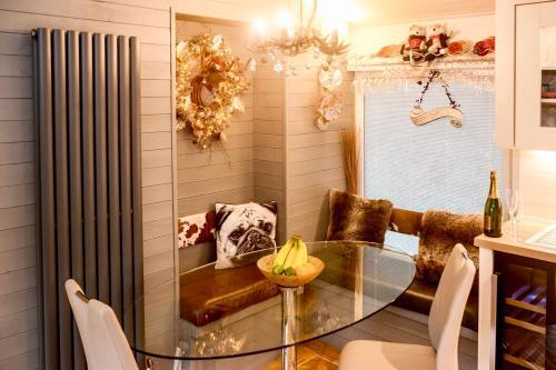 Mistletoe One Luxury Lodge With Hot Tub Windermere