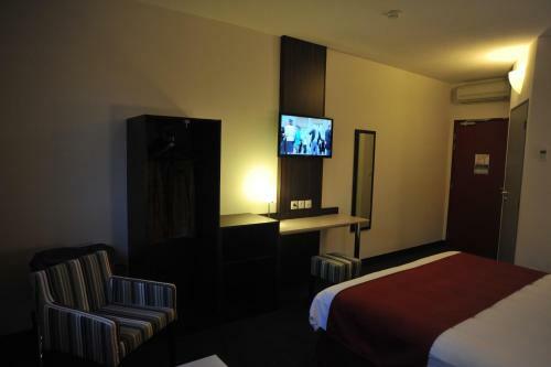 Hotel Balladins La Fert� Bernard Cherr�