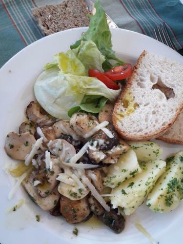 Bed & Breakfast Weingut Albert, Familie Cramer