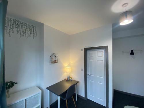 Silver Stag Properties, Large 5 Bedroom Property With 5 Bathrooms