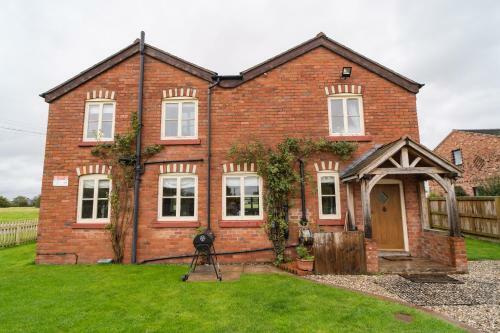 Large Welsh Cottage - Jubilee House