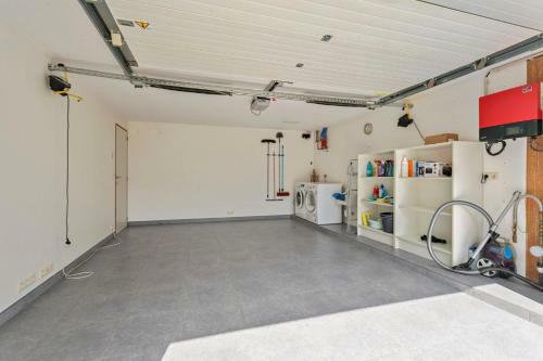 Modern Architectural House 5 Min From Beach With Great Private Garden