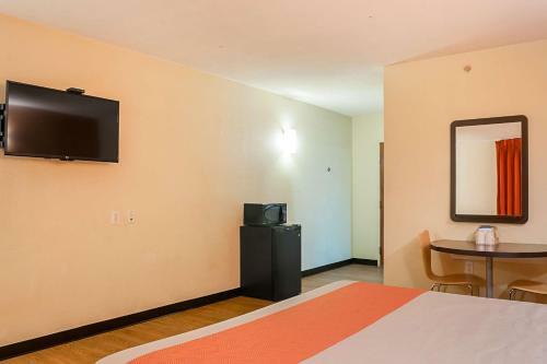 Motel 6 New Orleans - Near Downtown