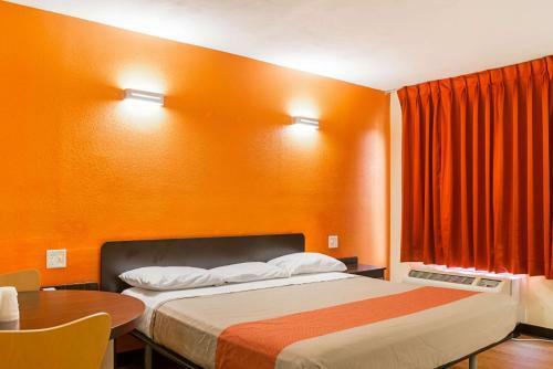 Motel 6 New Orleans - Near Downtown