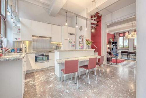 Apartamento Duplex Situ� Au Centre Du C?ur Historique de Li�ge