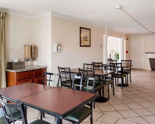 Hotel Rodeway Inn & Suites New Orleans Lakefront
