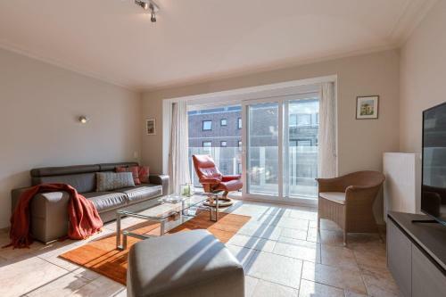 Apartamento Modern, Sunny Flat With Lateral Sea View And Frontal Balcony