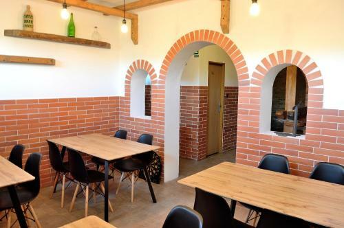 Apartm�n S Vinn�m Sklepem Four Grapes