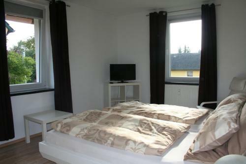 Orange Sun Apartment