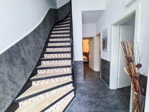 Homesuites Apartments