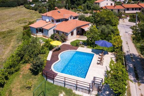 Holiday Home Villa Lavarino Royal
