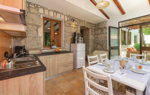 Villa Spacious Holiday Home With Private Pool In Brest Pod Uckom