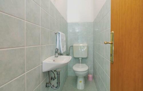 Villa Spacious Holiday Home With Private Pool In Brest Pod Uckom