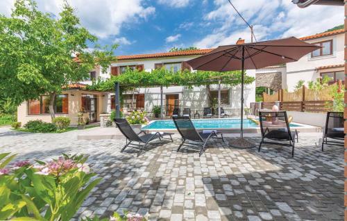 Villa Spacious Holiday Home With Private Pool In Brest Pod Uckom