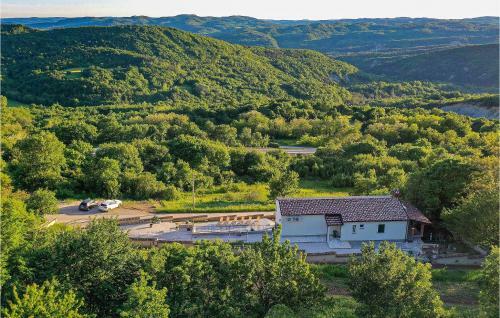 Awesome Home In Lupoglav With 4 Bedrooms