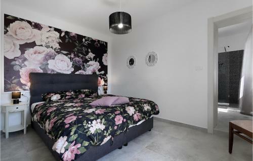 Awesome Home In Lupoglav With 4 Bedrooms