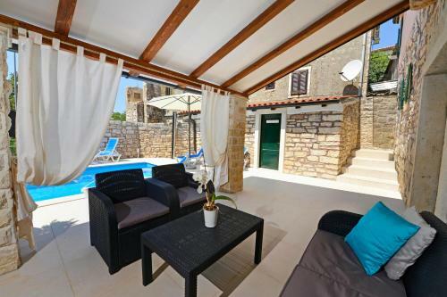 Villa Lory
