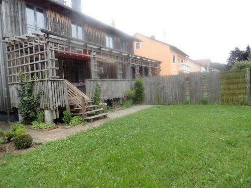 Holzhaus Mit Gr�ner Aussicht Zum Erholen