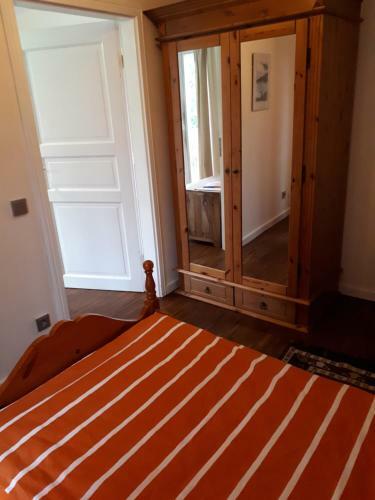 Holzhaus Mit Gr�ner Aussicht Zum Erholen