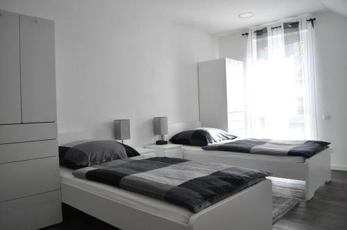 Hostal B Home Sleep & Work