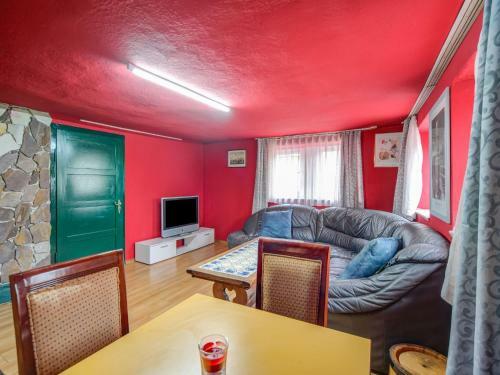 Cozy Apartment In Colmberg With A Garden