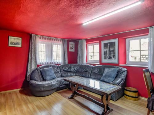 Cozy Apartment In Colmberg With A Garden