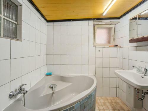 Cozy Apartment In Colmberg With A Garden