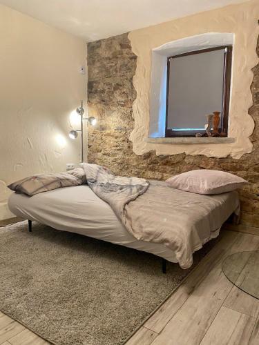Eifelstein, Apartment Mit Whirlpool Und Ofen