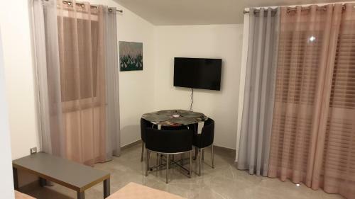 Hostal Korina Apartments Mandre