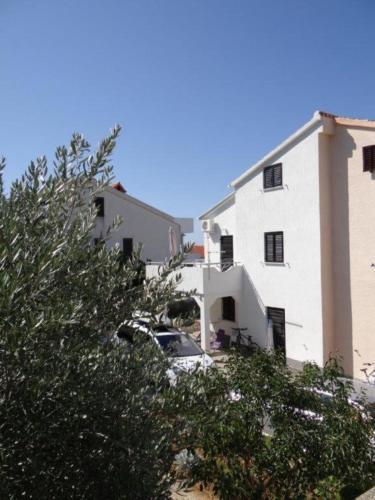 Apartments Besedi?