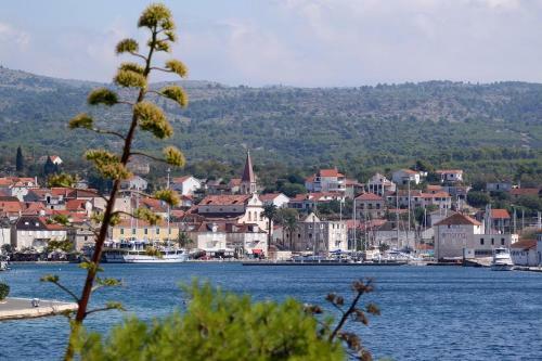 Apartments By The Sea Milna, Brac - 5677