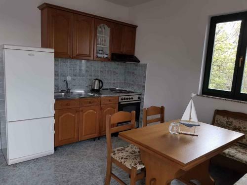 Apartments In Omisalj/insel Krk 39760