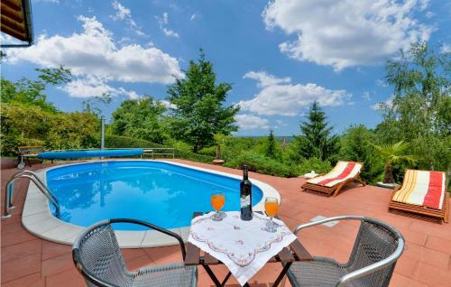 Two-bedroom Holiday Home In Petrinja