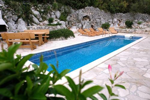 Villa Solar - Ethno Art Village Podcempres
