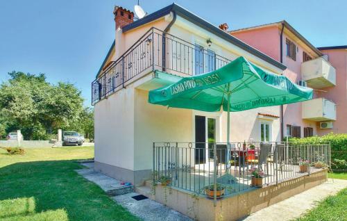 Hostal Holiday Home M&e