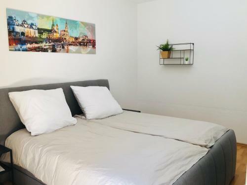 Helles 2 Raum Apartment Mit Eigener Terrasse Dresden Altstadt