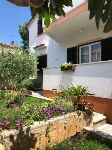 Apartamentos Corinne Garden Residence
