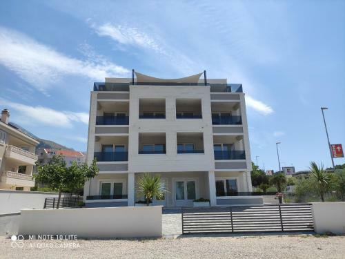 Hostal Apartments Villa Hadria