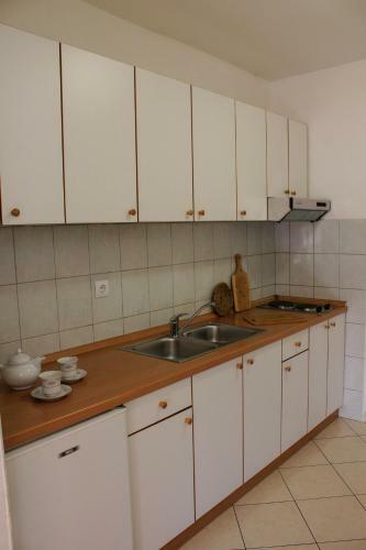 Apartments Pino