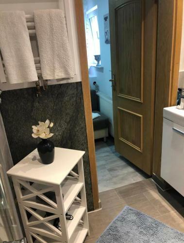 Apartamento Kleine Gem�tliche Einliegerwohnung Mit Garten Und Pool