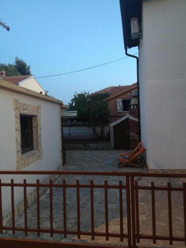 Apartments With A Parking Space Pirovac, Sibenik - 17680