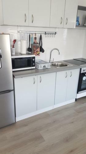Apartment Happy 3, Pakostane