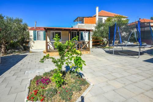 Apartments Flora